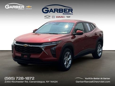 Used 2024 Chevrolet Trax LS w/ LS Convenience Package FWD image 1