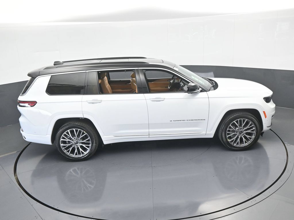 Used 2025 Jeep Grand Cherokee L Summit AWD/4WD image 52