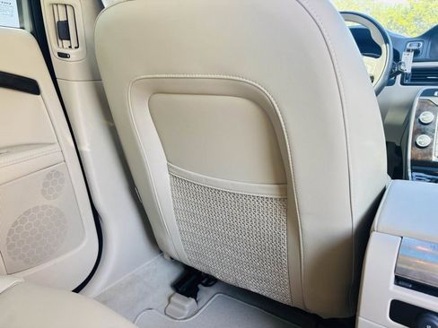 Used 2016 Volvo XC70 T5 Platinum w/ Protection Package image 14