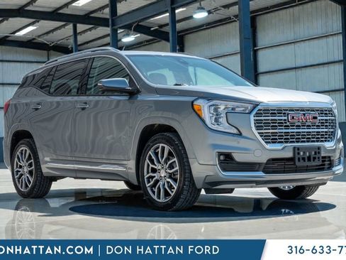 Used 2024 GMC Terrain Denali AWD/4WD image 35