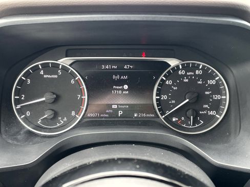 Used 2021 Nissan Rogue SV w/ Premium Package image 14