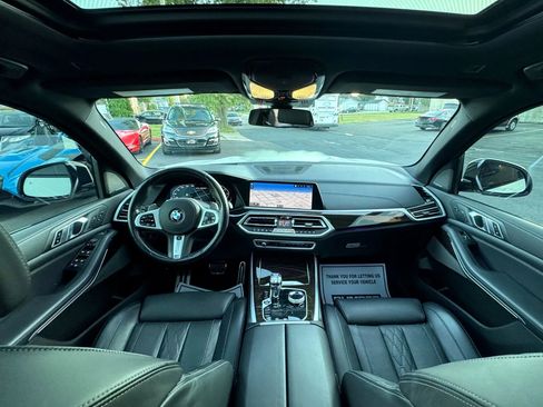Used 2021 BMW X5 M50i w/ Executive Package image 2
