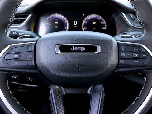 New 2025 Jeep Grand Cherokee L Altitude image 11