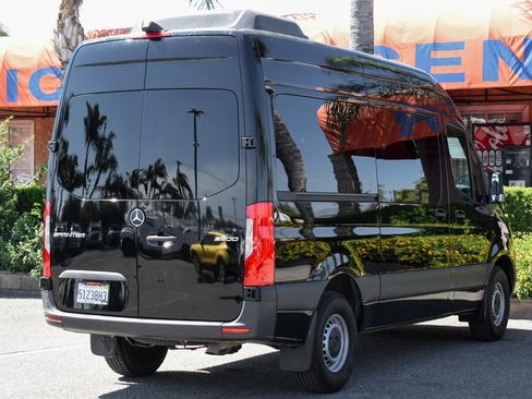 Used 2021 Mercedes-Benz Sprinter 2500 image 10