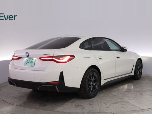 Used 2023 BMW i4 eDrive35 RWD image 3