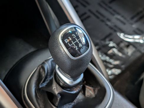 Used 2012 Hyundai Veloster FWD image 18