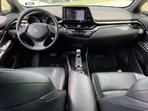 Used 2019 Toyota C-HR Limited FWD image 10