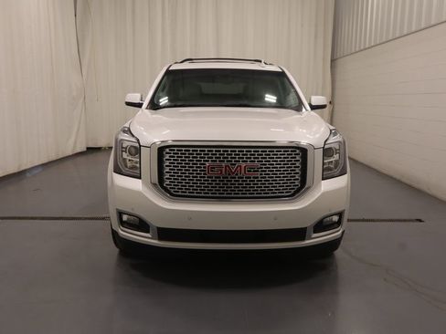Used 2017 GMC Yukon Denali w/ Open Road Package AWD/4WD image 3