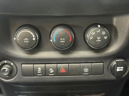 Used 2017 Jeep Wrangler Unlimited Sport AWD/4WD image 19