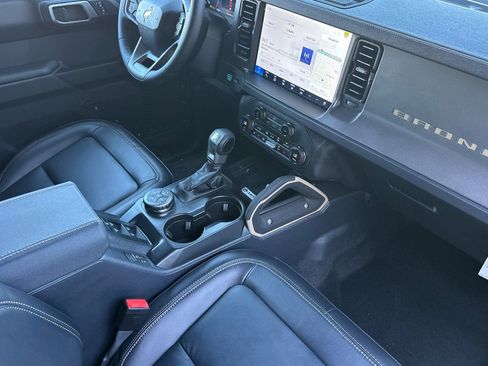 New 2025 Ford Bronco Badlands image 16