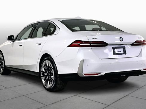 Certified 2026 BMW 530i xDrive w/ Premium Package AWD/4WD image 12