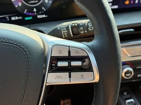 Used 2024 Kia Telluride AWD image 16