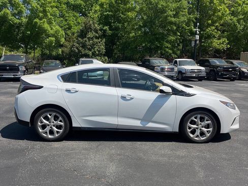 Used 2017 Chevrolet Volt Premier FWD image 5