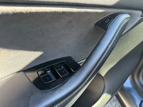 Used 2021 Tesla Model Y Performance AWD/4WD image 28