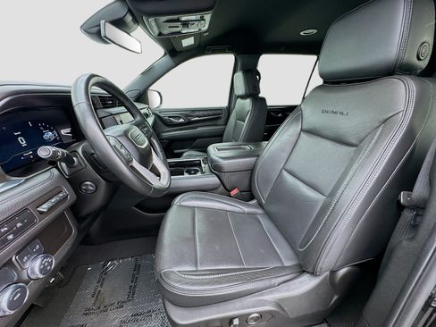 Used 2024 GMC Yukon Denali RWD image 13