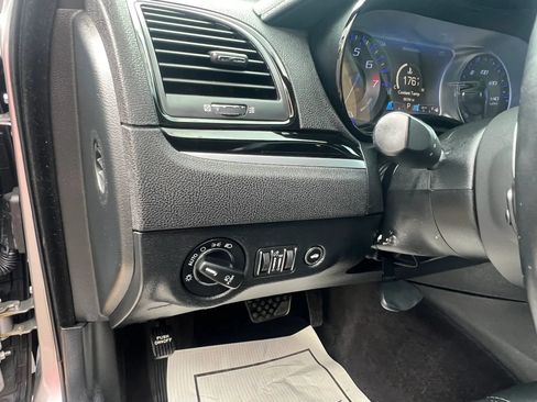 Used 2018 Chrysler 300 S w/ 300S Premium Group RWD image 13