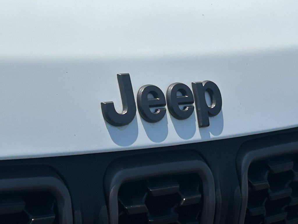 Used 2025 Jeep Compass Trailhawk AWD/4WD image 12