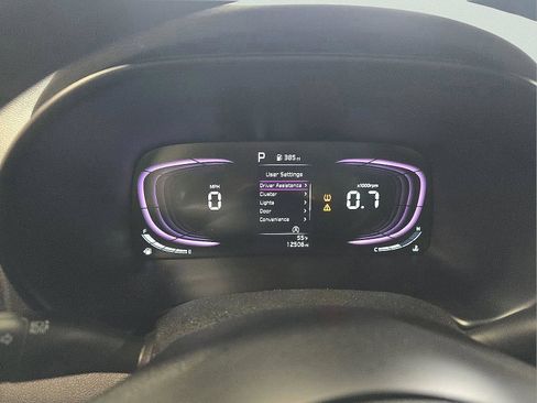 Used 2025 Kia Soul LX w/ LX Technology Package FWD image 14