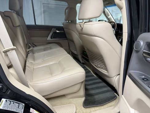 Used 2014 Toyota Land Cruiser 4dr 4WD (Natl) image 33