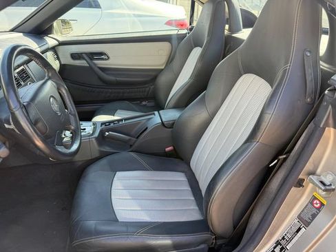 Used 2004 Mercedes-Benz SLK 32 AMG image 3