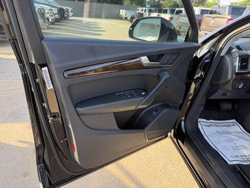 Used 2020 Audi Q5 2.0T Premium w/ Convenience Package AWD/4WD image 8