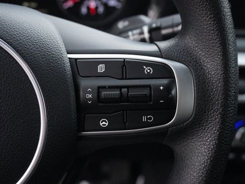 Used 2022 Kia K5 LXS image 40