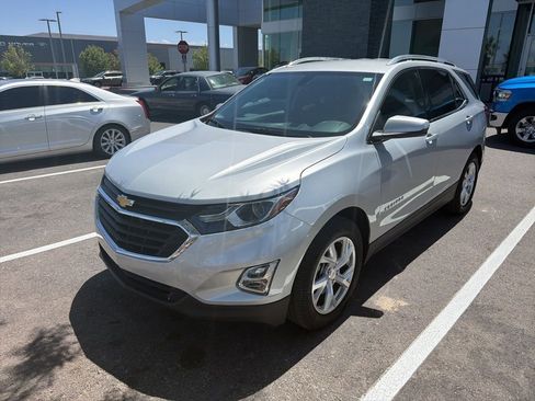 Used 2019 Chevrolet Equinox LT FWD image 4