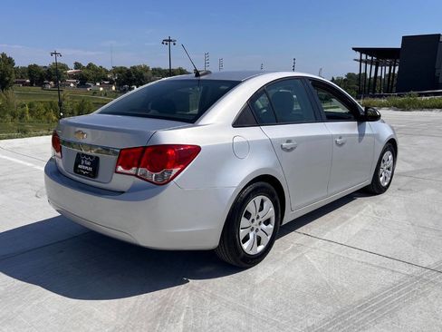 Used 2015 Chevrolet Cruze LS image 6