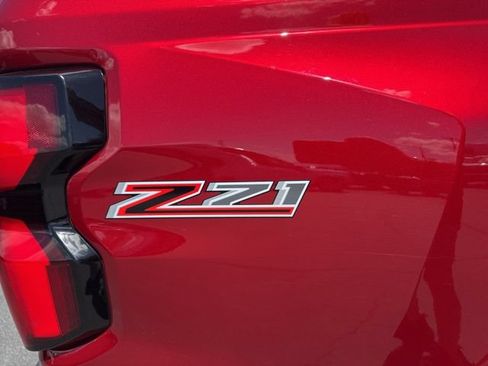 Used 2024 Chevrolet Colorado Z71 w/ Z71 Convenience Package 2 AWD/4WD image 10