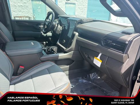 New 2026 GMC Yukon AT4 AWD/4WD image 34