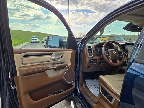 Used 2022 RAM 1500 Laramie AWD/4WD image 14
