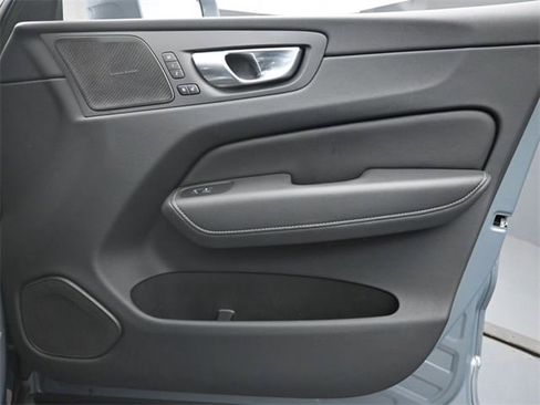 Certified 2023 Volvo XC60 B5 Ultimate image 32