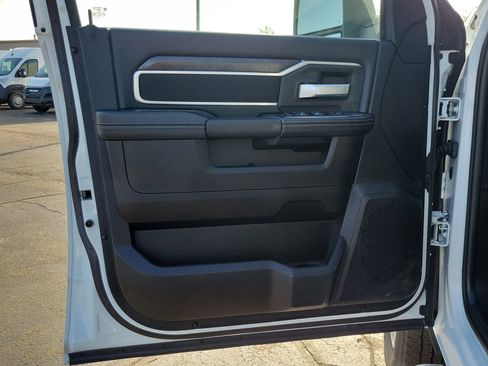 Used 2024 RAM 2500 Big Horn w/ Bed Utility Group image 6