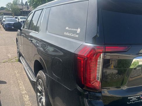 Used 2021 GMC Yukon XL SLE w/ Gmc Pro Safety Plus Package AWD/4WD image 13