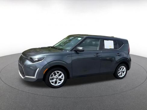 Used 2025 Kia Soul LX w/ LX Technology Package image 8