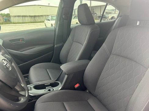 Used 2025 Toyota Corolla LE FWD image 16