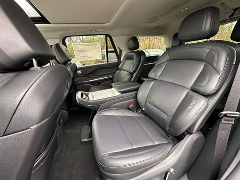New 2025 Lincoln Navigator Reserve AWD/4WD image 20