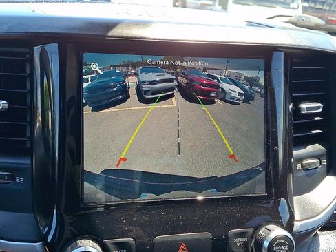 Used 2019 RAM 1500 Big Horn AWD/4WD image 17
