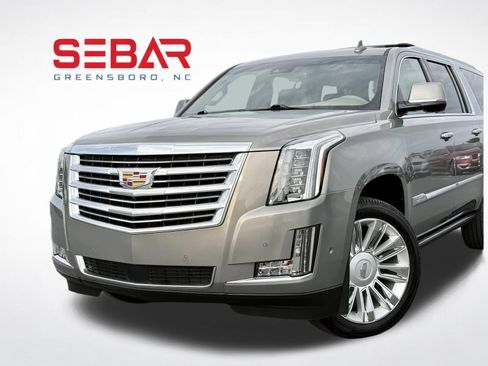 Used 2018 Cadillac Escalade ESV Platinum AWD/4WD image 2