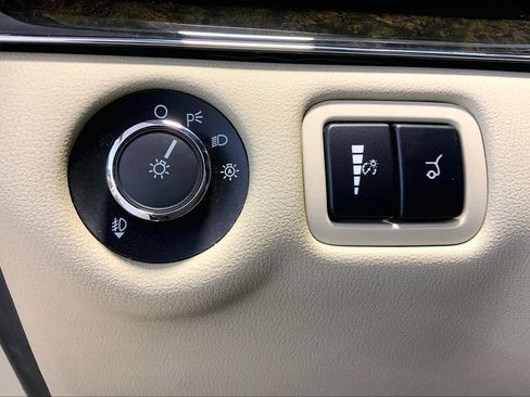 Used 2019 Lincoln MKT AWD image 34