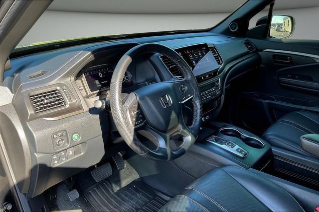 Used 2023 Honda Passport TrailSport image 19