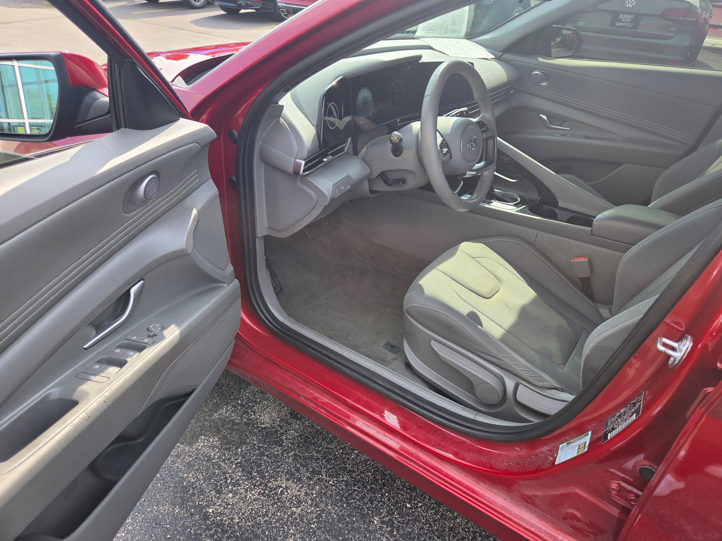 Used 2023 Hyundai Elantra SEL w/ Convenience Package FWD image 4