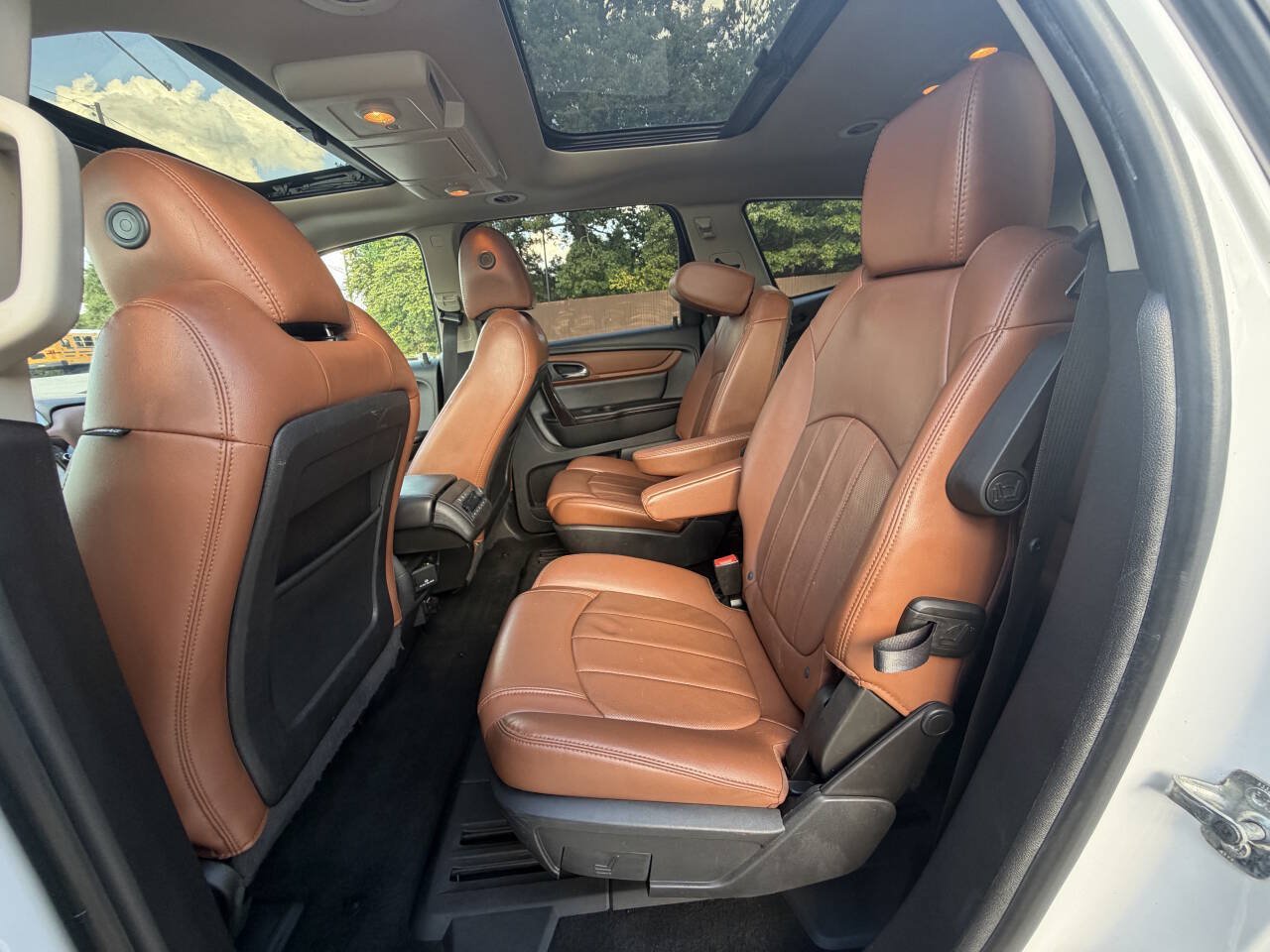 Used 2016 Chevrolet Traverse LTZ AWD/4WD image 9