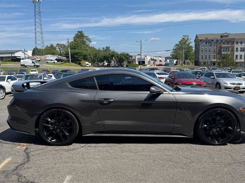 Used 2018 Ford Mustang GT RWD image 4
