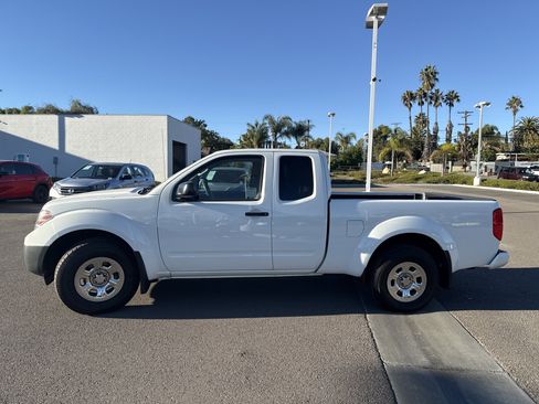 Used 2021 Nissan Frontier S image 2