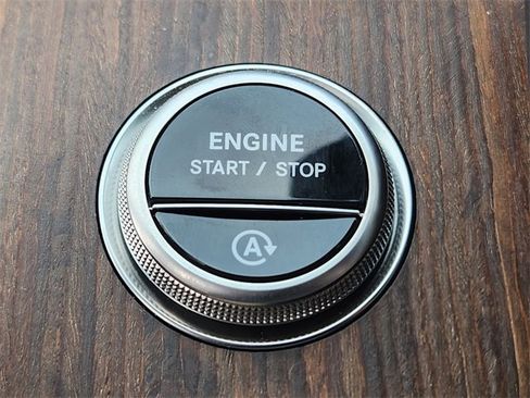 Certified 2025 Mercedes-Benz C 300 4MATIC Sedan image 28