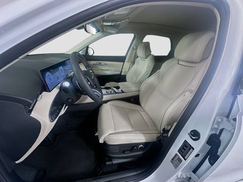 New 2026 Genesis GV70 2.5T Advanced AWD/4WD image 16