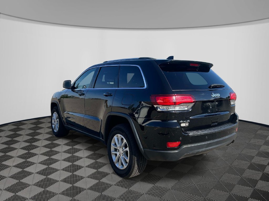 Used 2021 Jeep Grand Cherokee Laredo AWD/4WD image 3
