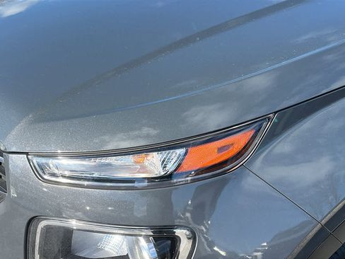 Used 2023 Hyundai Venue SEL image 4