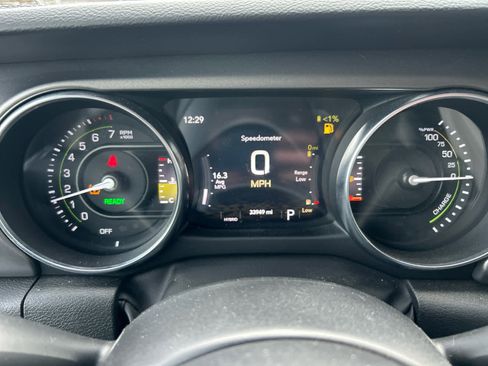 Used 2023 Jeep Wrangler Unlimited w/ Cold Weather Group image 12